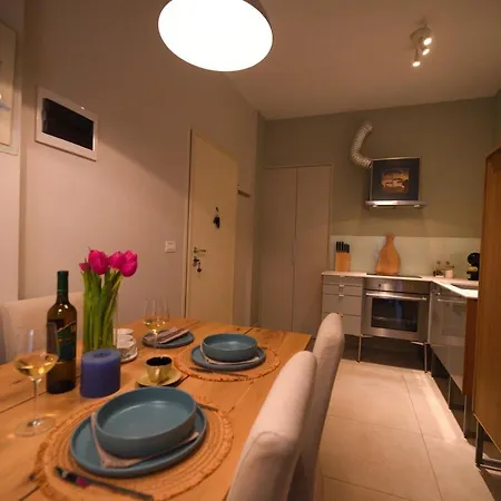 Casa Lura At Gjiri I Lalzit, San Pietro Appartement
